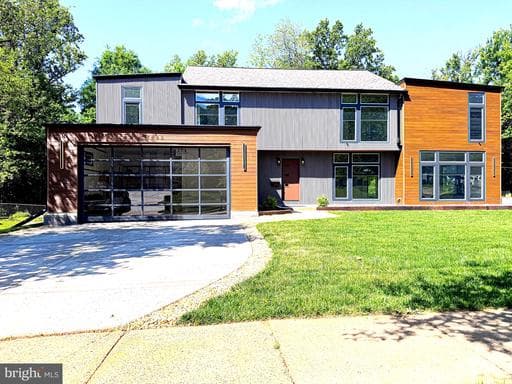7405 SPORTSMAN DRIVE