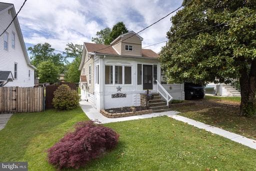 6506 GLENOAK AVENUE - Photo 1