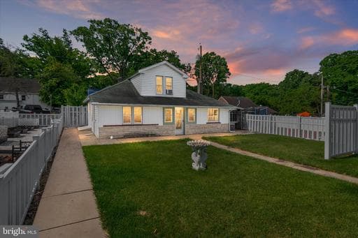 207 W 11TH AVENUE - Photo 1