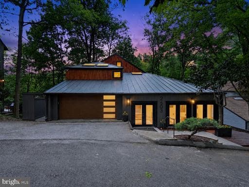 2603 KLINGLE ROAD - Photo 1