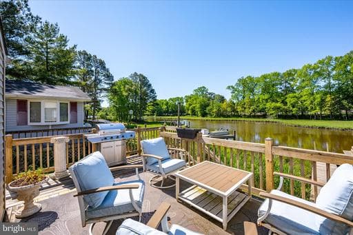 26 BOSTON DRIVE - Photo 1