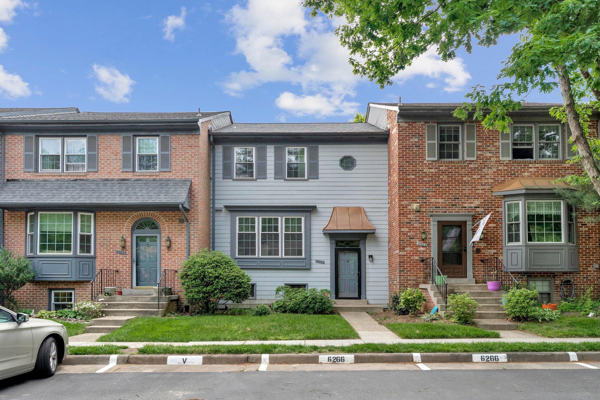 2827 Kelly Sq, Vienna, VA 22181-6143, United States - Photo 1