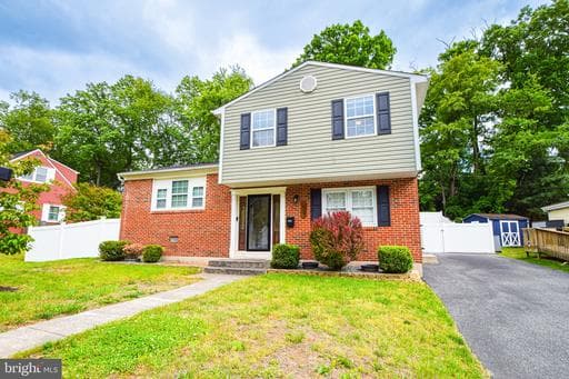 231 CHARTLEY DRIVE - Photo 1