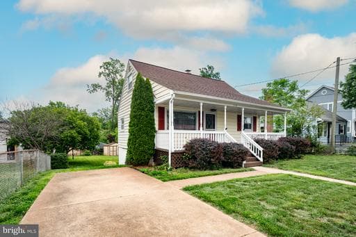 112 Luxor St, Manassas Park, VA 20111-1819, United States - Photo 1