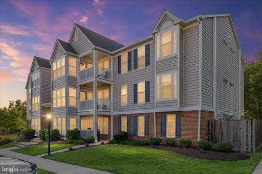 12309 Ashmont Ct, Woodbridge, VA 22192-7076, United States - Photo 1