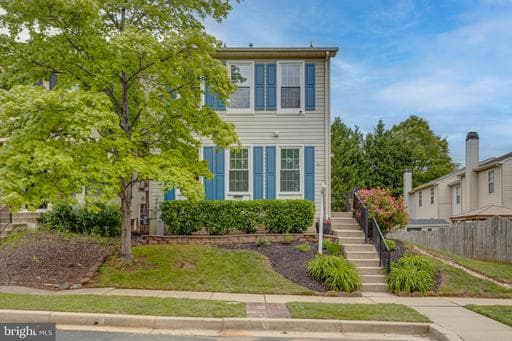 5322 KELMSCOT ROAD - Photo 1