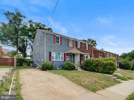 2407 SAINT CLAIR DRIVE - Photo 1