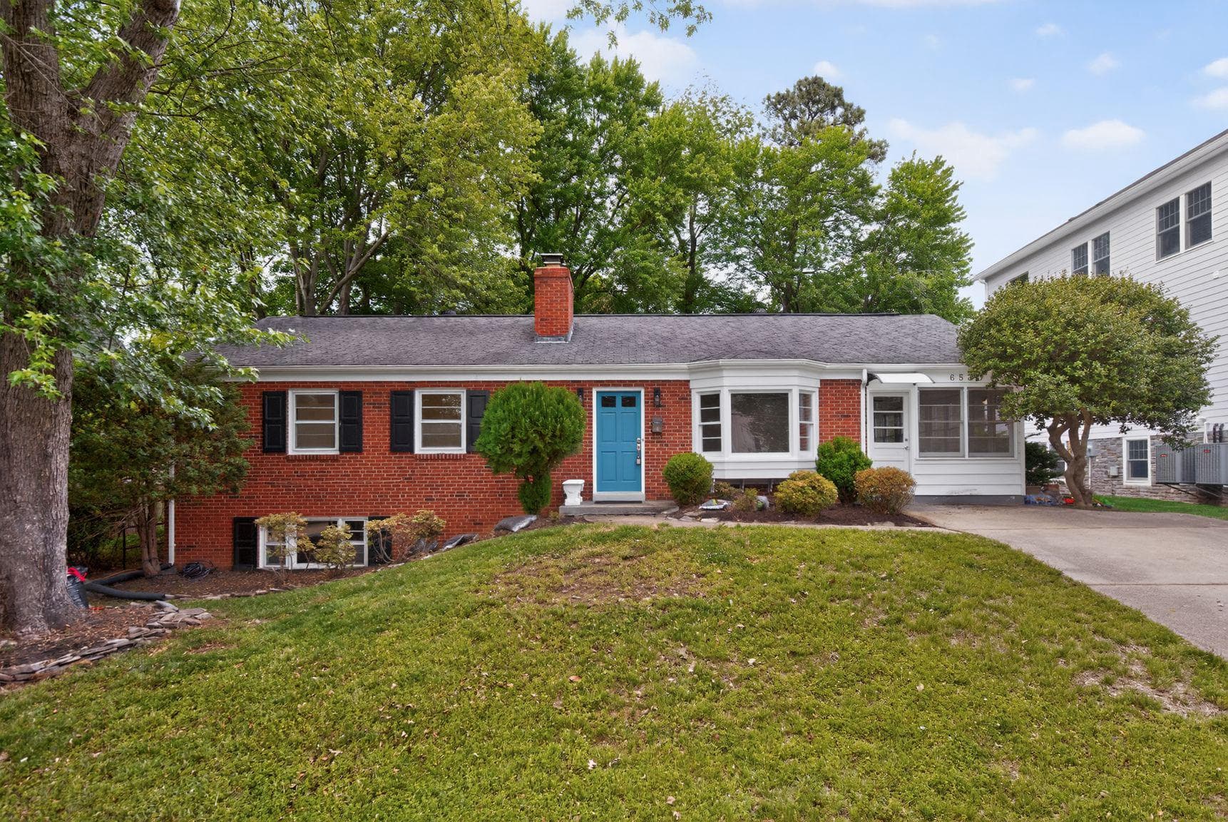 6530 Fairlawn Dr, McLean, VA 22101-5237, United States - Photo 1