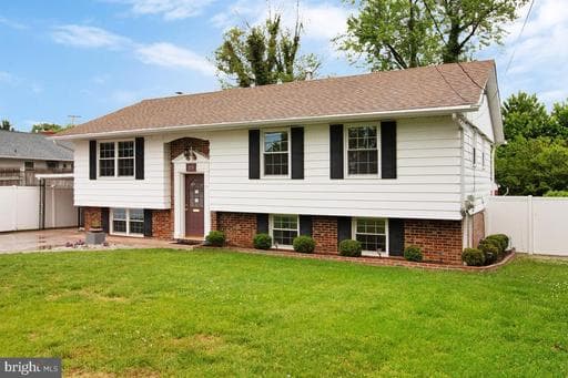 113 LEGION AVENUE - Photo 1