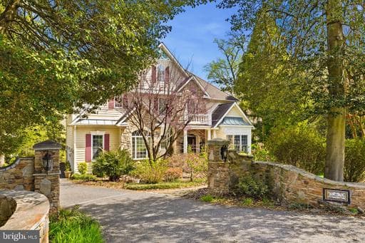 982 STONINGTON DRIVE - Photo 1