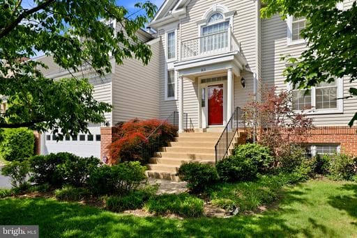 813 DUNCAN PLACE - Photo 1