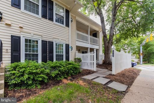 10198 ASHBROOKE COURT 126 - Photo 1