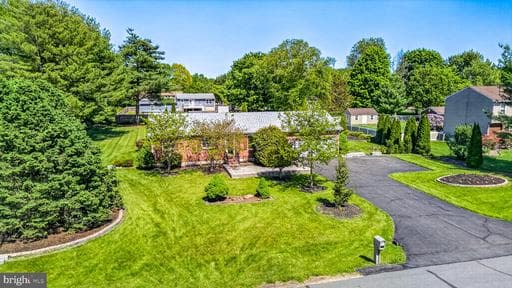 105 BRANTWOOD DRIVE - Photo 1