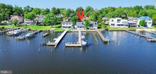 241 EDGEWATER DRIVE - Photo 1