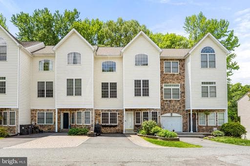 14 GUILFORD COURT - Photo 1