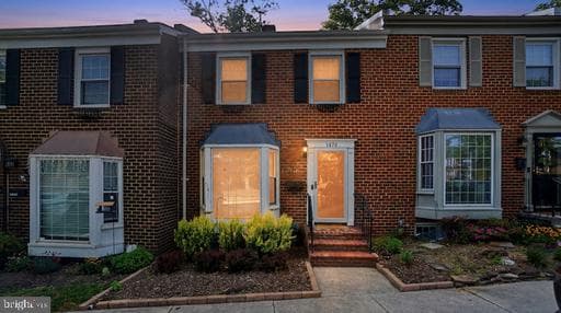 1474 CARLYLE COURT - Photo 1