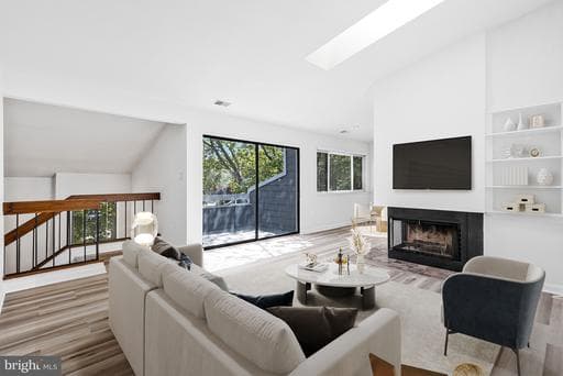 1958 VILLARIDGE DRIVE - Photo 1