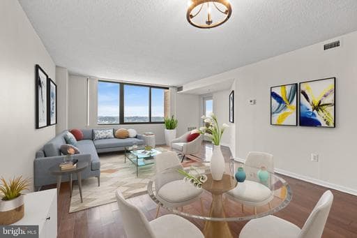 10101 GROSVENOR PLACE 1907 - Photo 1