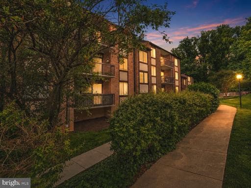 9702 KINGSBRIDGE DRIVE 3 - Photo 1