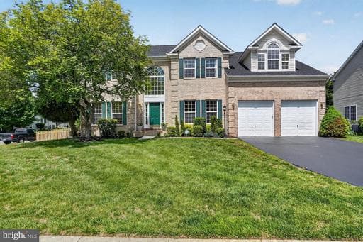 910 RHONDA PLACE