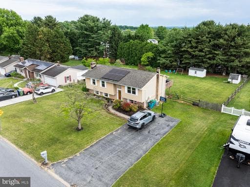 1005 CAREN DRIVE - Photo 1