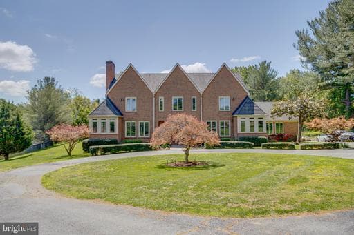 30 Piney Meetinghouse Ct, Potomac, MD 20854-1361, United States - Photo 1