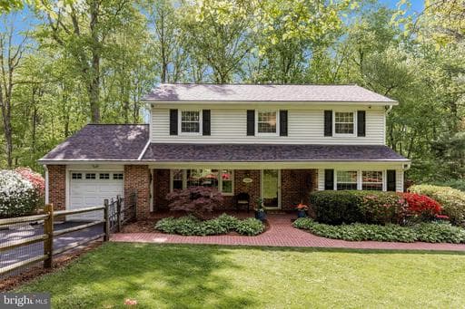 7946 HELMART DRIVE - Photo 1