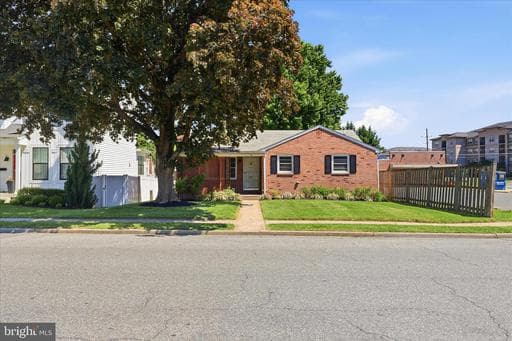 17 E THIRTEENTH STREET