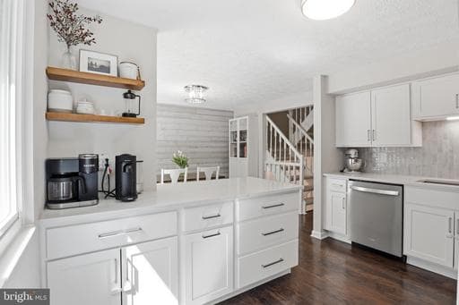 8033 ORANGE PLANK ROAD - Photo 1