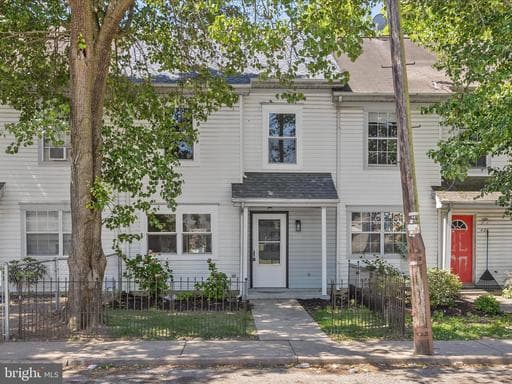 423 CALVERT STREET - Photo 1