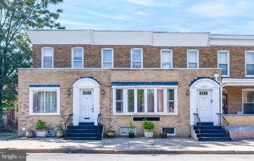 2431 E OLIVER STREET - Photo 1
