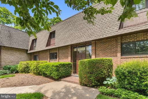 11620 VANTAGE HILL ROAD 22B