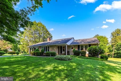 2401 PUTNAM ROAD - Photo 1