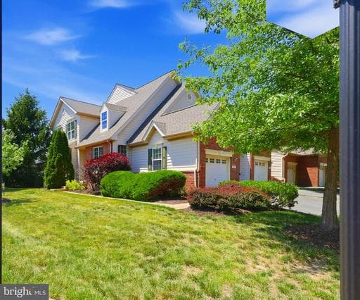 19617 EDGEMONT SQUARE