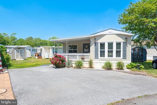 277 WOODHAVEN COURT - Photo 1