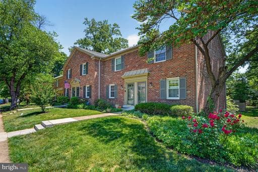 5845 REXFORD DRIVE 721 - Photo 1