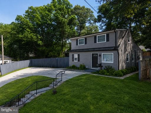225 COLFAX COURT - Photo 1