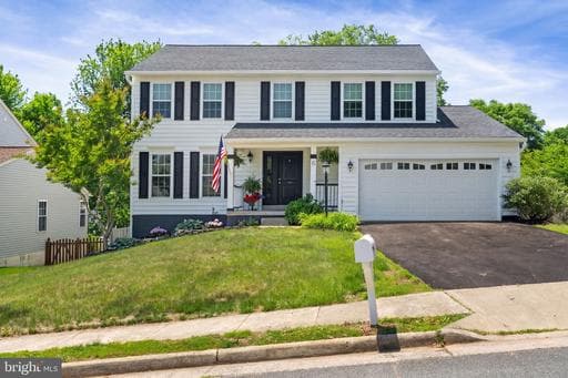6 STURBRIDGE LANE - Photo 1