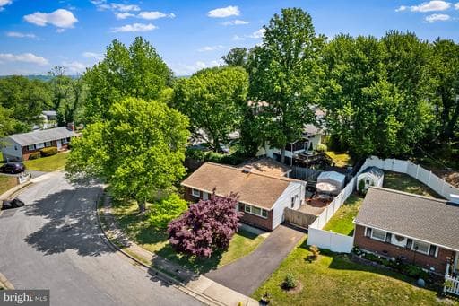 517 Fountain Dr, Linthicum Heights, MD 21090-2015, United States - Photo 1