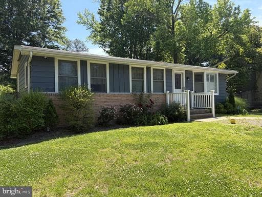 7116 LAKE SHORE DRIVE - Photo 1