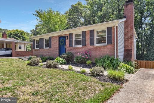 1817 DANIA DRIVE - Photo 1