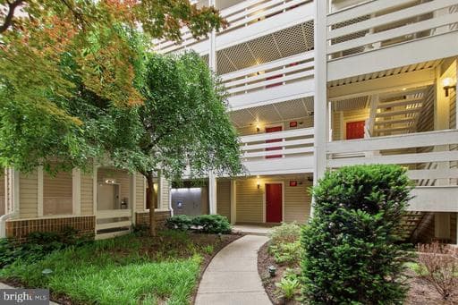 240 S REYNOLDS STREET 212