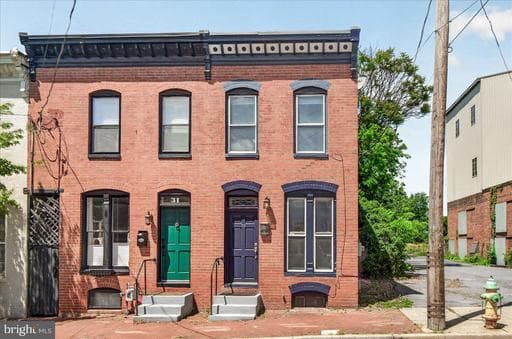 33 E SOUTH STREET - Photo 1