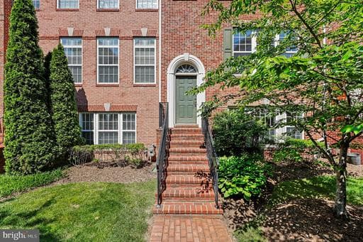 8046 Reserve WAY VIENNA VA 22182 - Photo 1