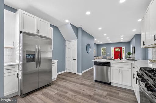 5546 SELMA AVENUE - Photo 1