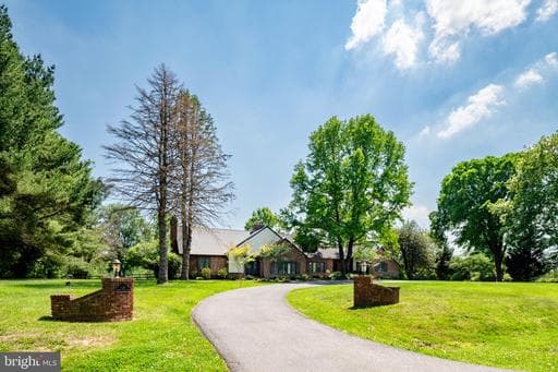 120 ASHTON OAKS COURT - Photo 1