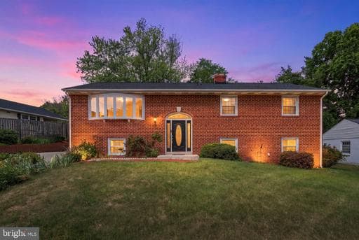33 Bannington Dr, Upper Marlboro, MD 20774-1437, United States - Photo 1