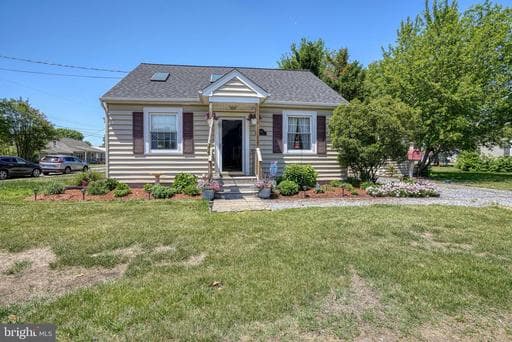302 VERNON AVENUE - Photo 1