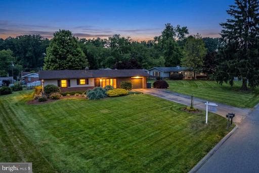 112 W HEATHER ROAD - Photo 1