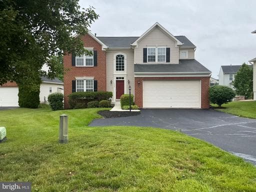 7209 Bladen Pl, Gainesville, VA 20155-3412, United States - Photo 1
